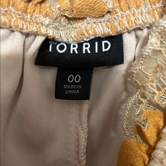 Torrid mustard Floral lace Dress 00 - Picture 2 of 4